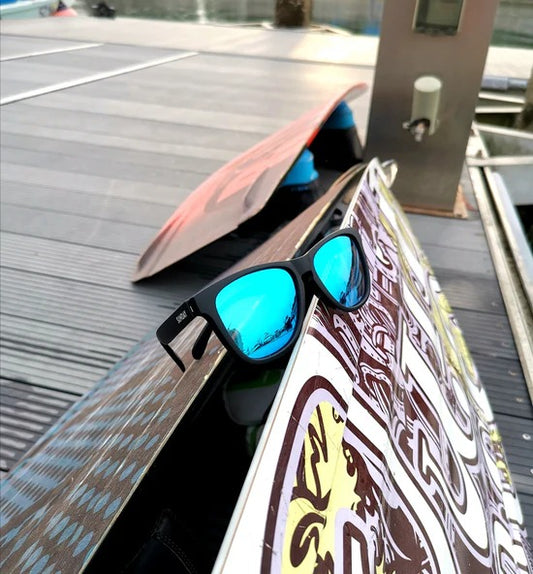 Carbon matte ice blue